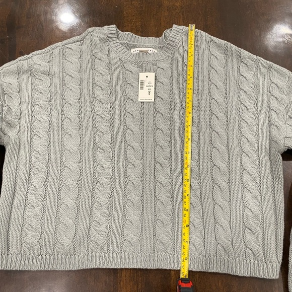 New Aeropostale juniors size small sweater - Picture 4 of 6